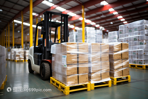 叉車在現(xiàn)代貨物運輸中的關(guān)鍵角色